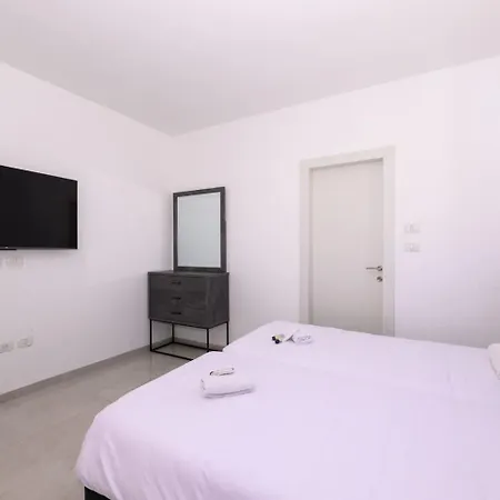 Levication Paratroopers Premium Penthouses & Apartments With Lake View Tiberias Exterior photo