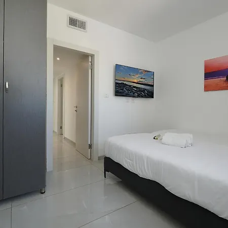 Levication Paratroopers Premium Penthouses & Apartments With Lake View Tiberias Exterior photo