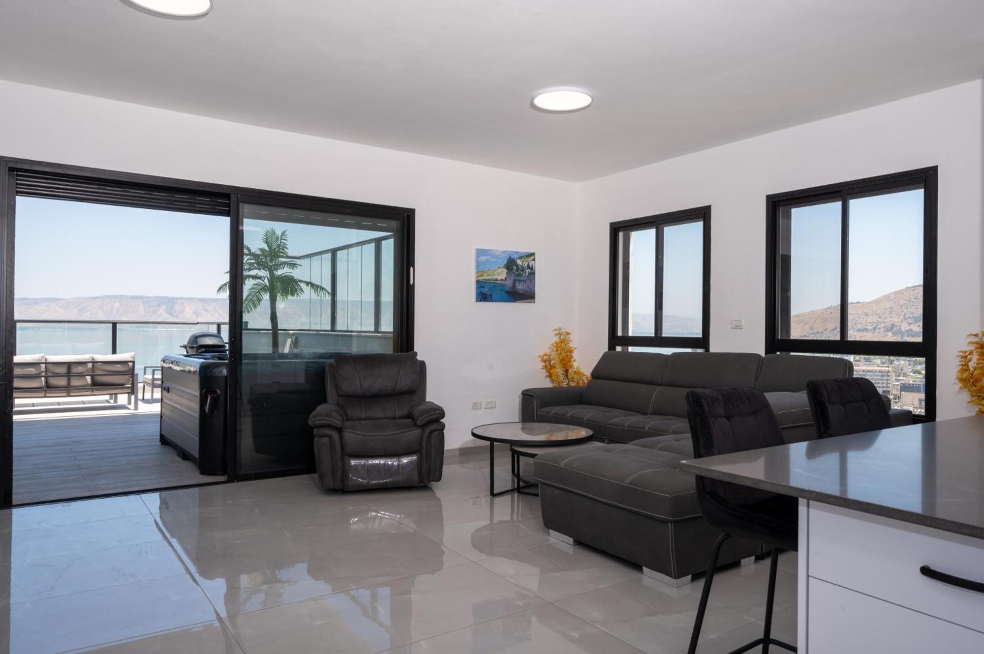 Levication Paratroopers Premium Penthouses & With View Apartment Tiberias