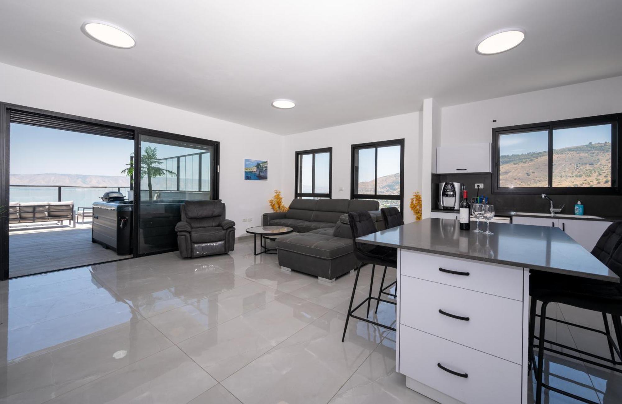 Levication Paratroopers Premium Penthouses & With View