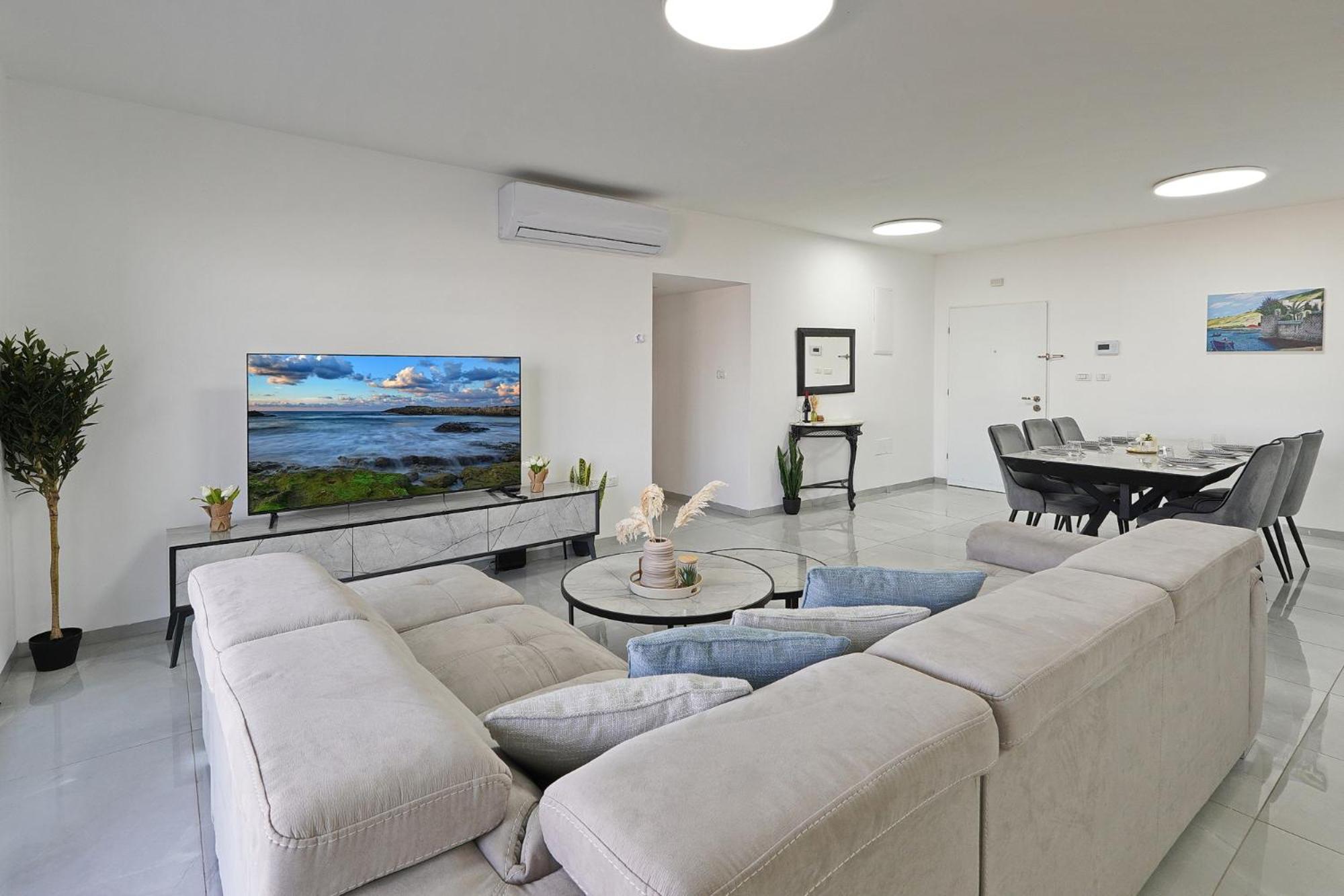 Levication Paratroopers Premium Penthouses & With View Apartment