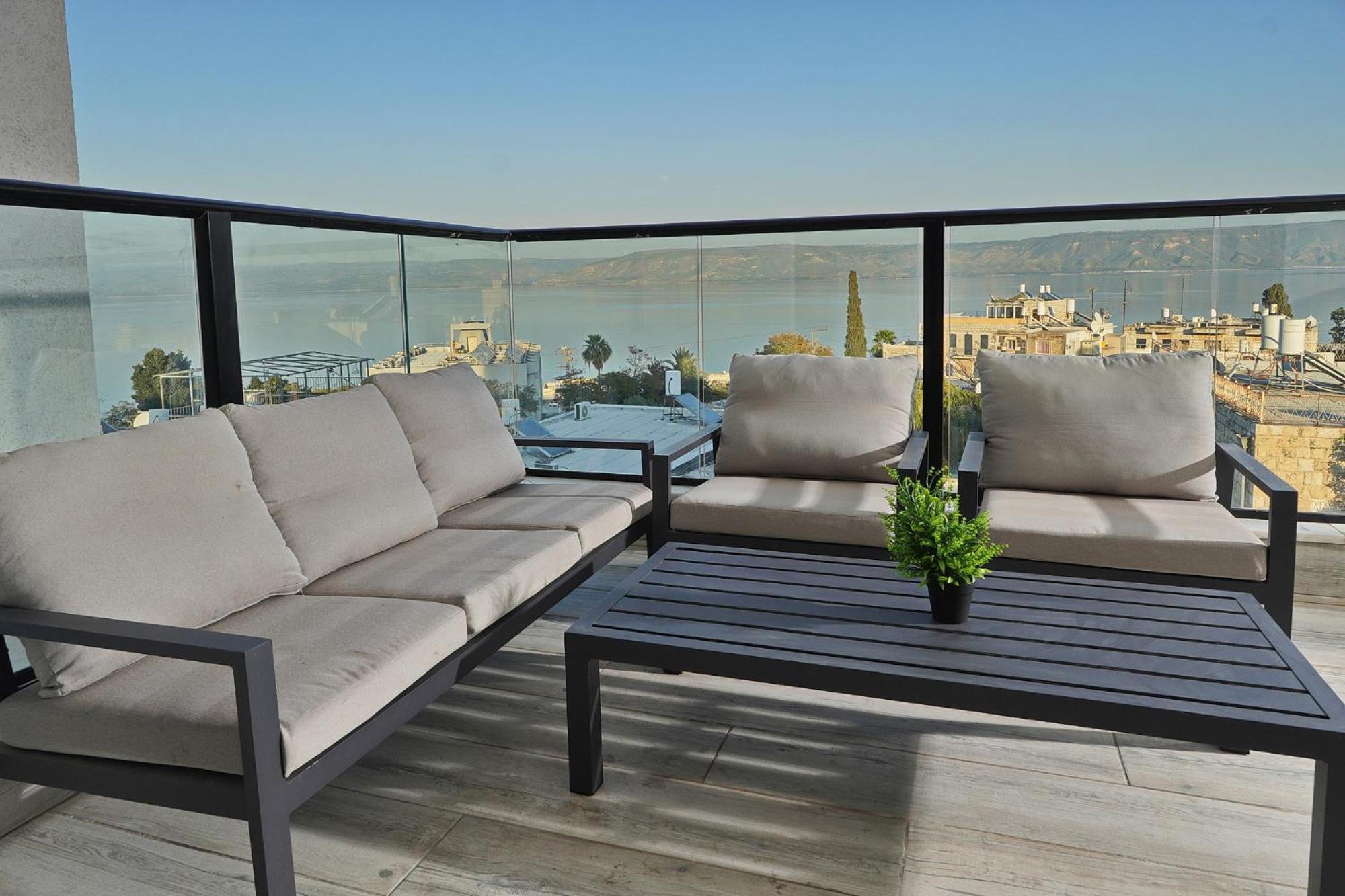 Levication Paratroopers Premium Penthouses & With View