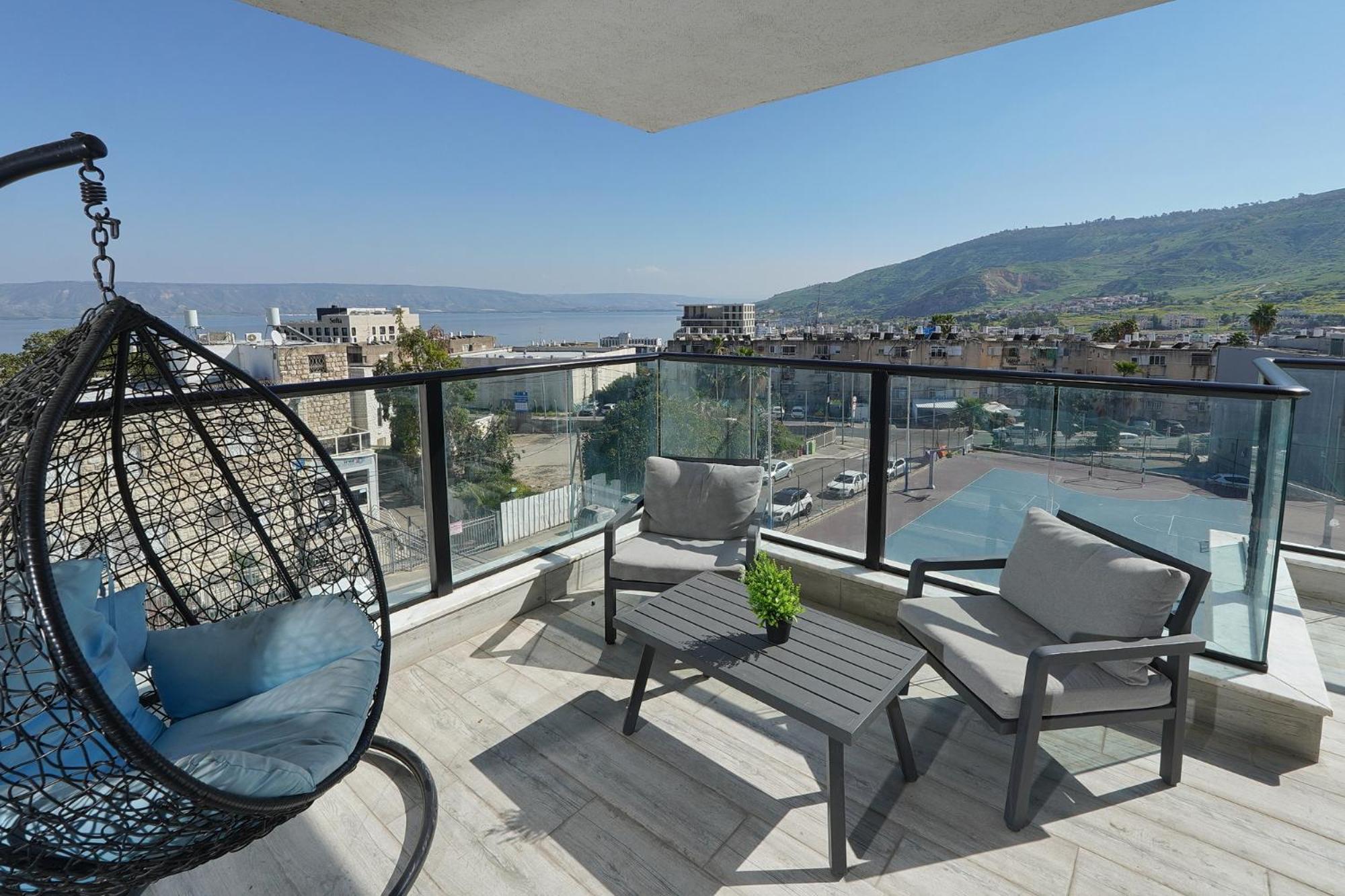 Levication Paratroopers Premium Penthouses & With View *
