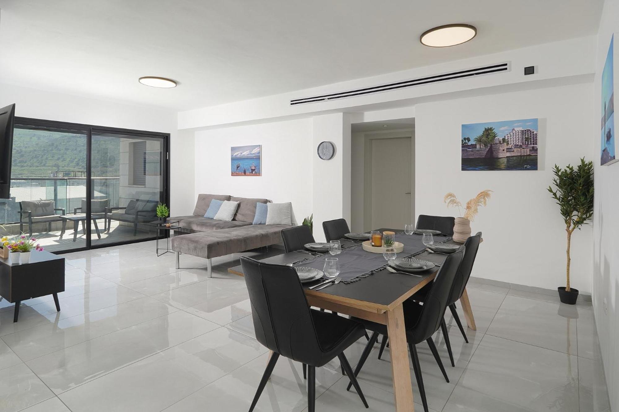 Levication Paratroopers Premium Penthouses & With View Apartment *